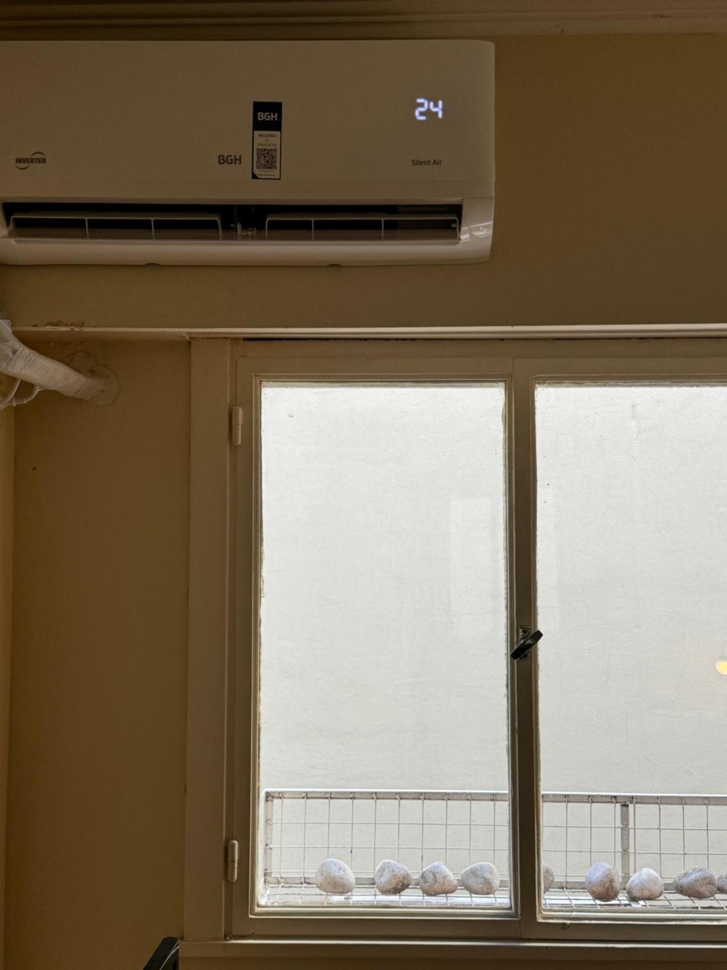 Azcuenagahome Silencioso Y Luminoso Piso Alto De 45M2 , Con La Mejor Ubicacion, Nuestros Huespedes Nos Avalan Con Sus Comentarios, Bilingual Staff Buenos Aires Bagian luar foto